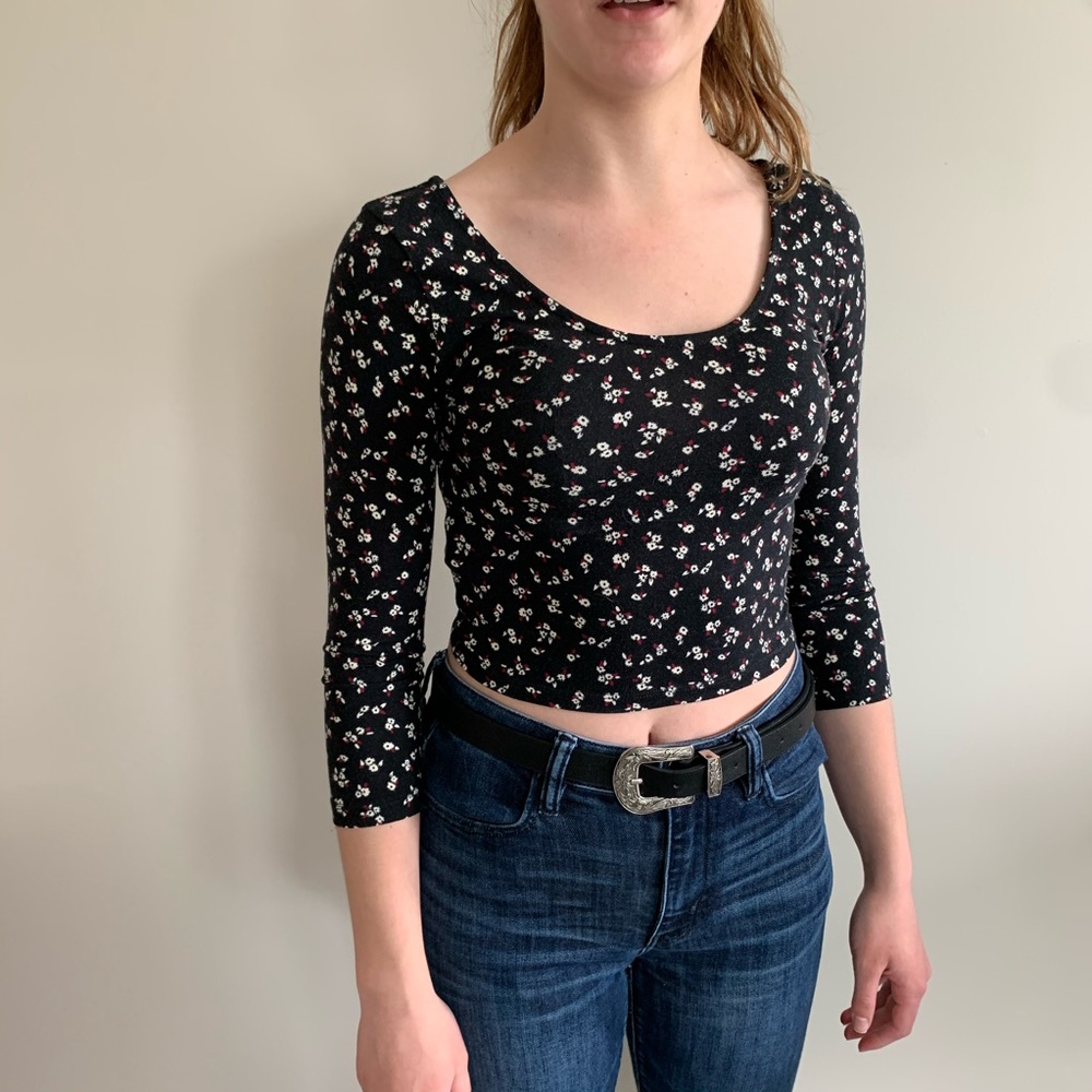 Forever 21 Floral long sleeve crop top S